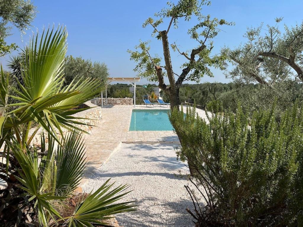 Casa Giuliveto - Charmantes Ferienhaus Mit Privatpool In Olivenhain Ostuni Exterior photo